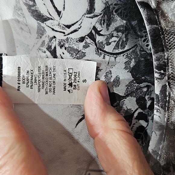 Karen Hart Top, Lace Overlay Sz Sm, 3D Print, Lace Sleeves, Scoop Neck - Picture 5 of 10